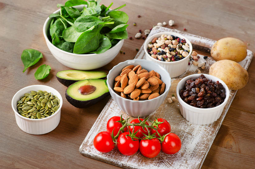 potassium rich foods like spinach, almonds and pumpkin seeds