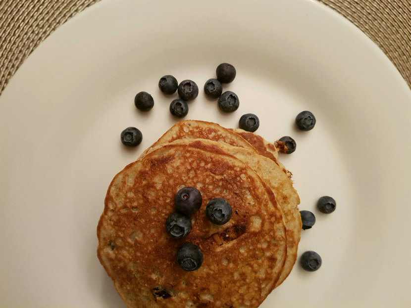 recipe, breakfast, pancakes, dates, date and oatmeal pancakes