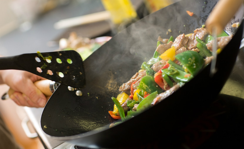 Frying pans for sauteing and stir-frying delicacies